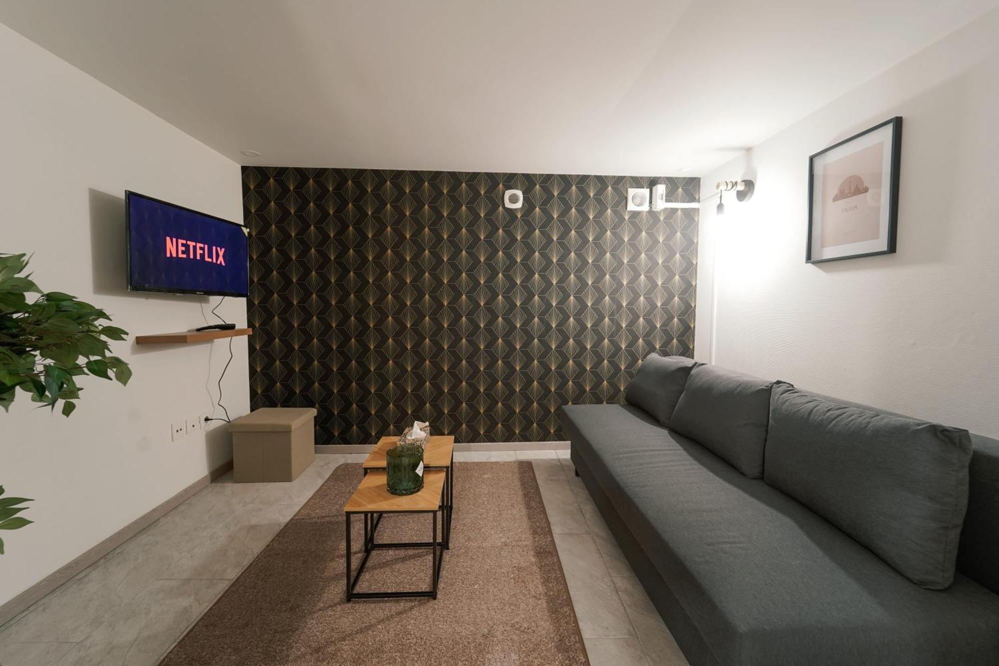 Confort & Style Pres De Cdg Vaudherland Esterno foto
